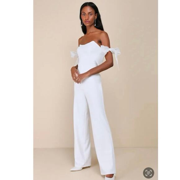 NWT Lulus Pristine Aura White Tie-Strap Off the Shoulder Jumpsuit size Small - Picture 1 of 12